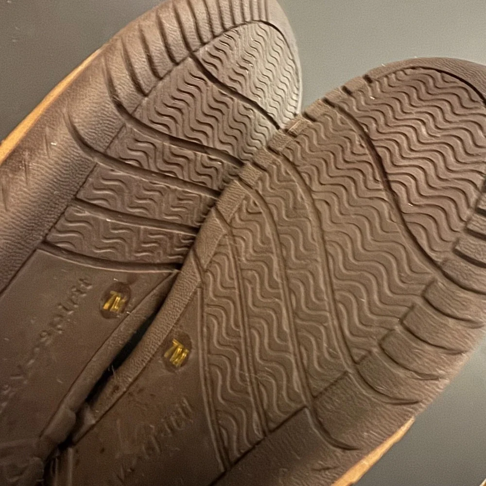 Easy Spirit Womens Mary Jane Comfort Flats Hook and Loop Strap Tan Size 7 - Picture 6 of 8